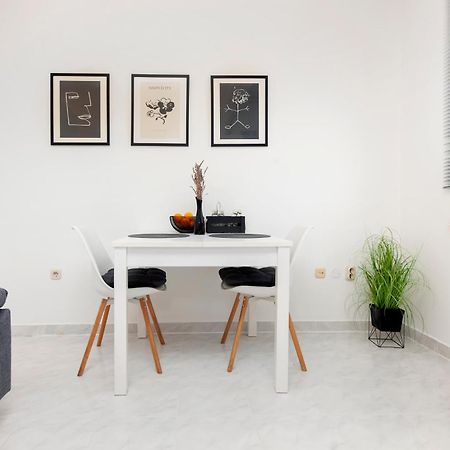 Apartman Nevera Adults Only روفينج المظهر الخارجي الصورة